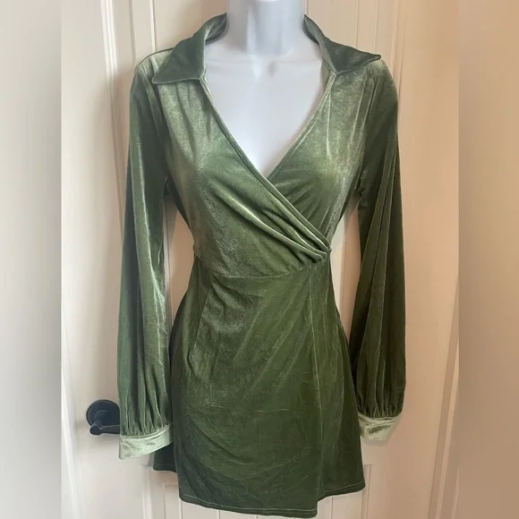 NWT Cider Belted Sage Green Velvet Mini Dress, Size Small - Picture 4 of 11